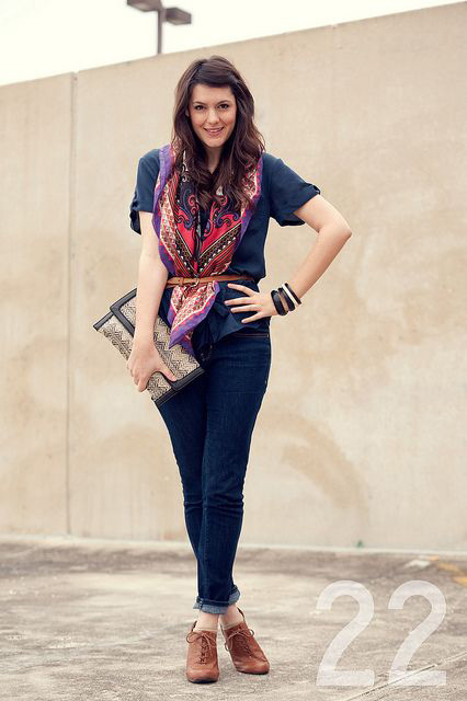 how to wear a scarf