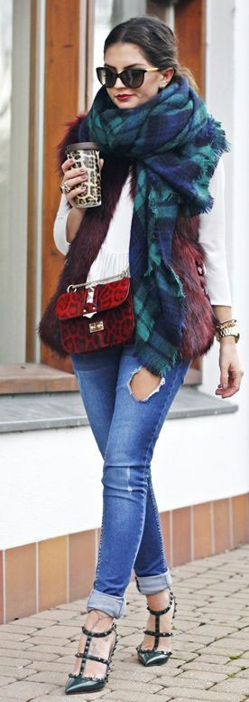 how to wear a blanket scarf