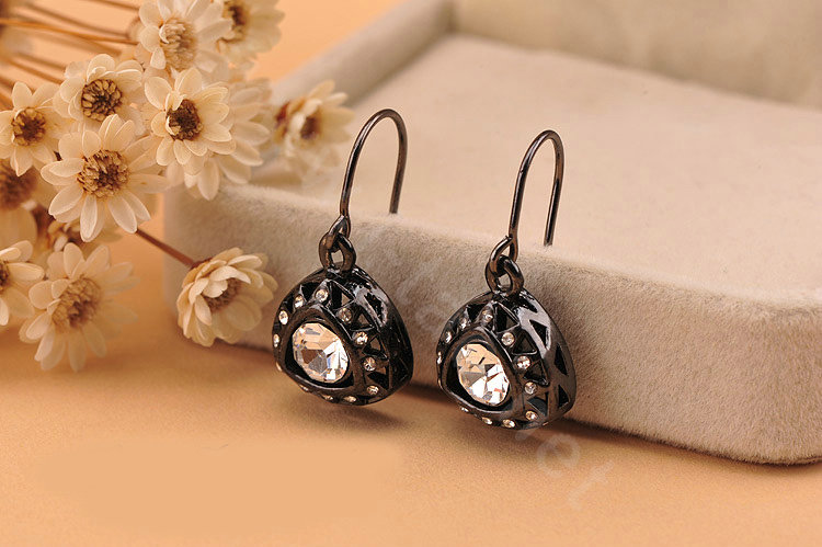 Luxury fashion women crystal diamond earrings 18k gold - Black
