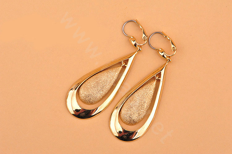 luxury fashion women matte drop earrings 18k gold - Gold