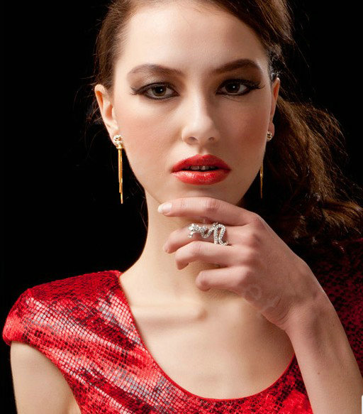 Luxury crystal diamond exaggerating retro snake long tassel stud earrings 18k gold plated