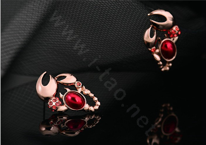 Luxury crystal diamond exaggerating scorpion stud earrings 18k rose plated