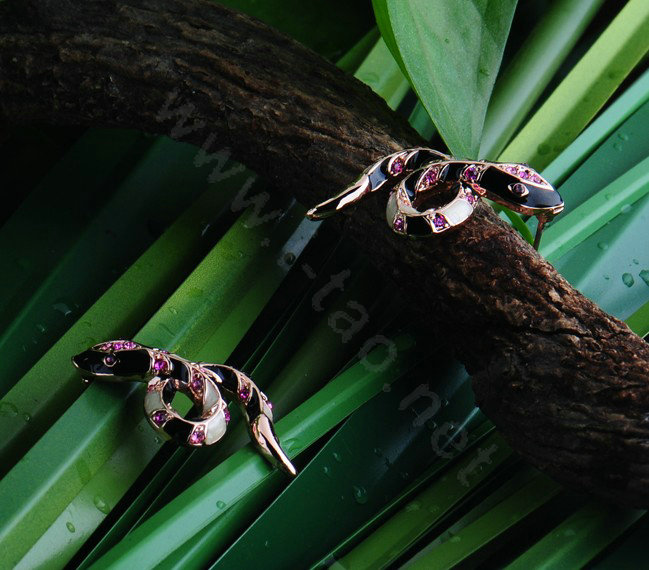 Luxury fashion crystal diamond exaggerating snake stud earrings 18k rose plated - Black