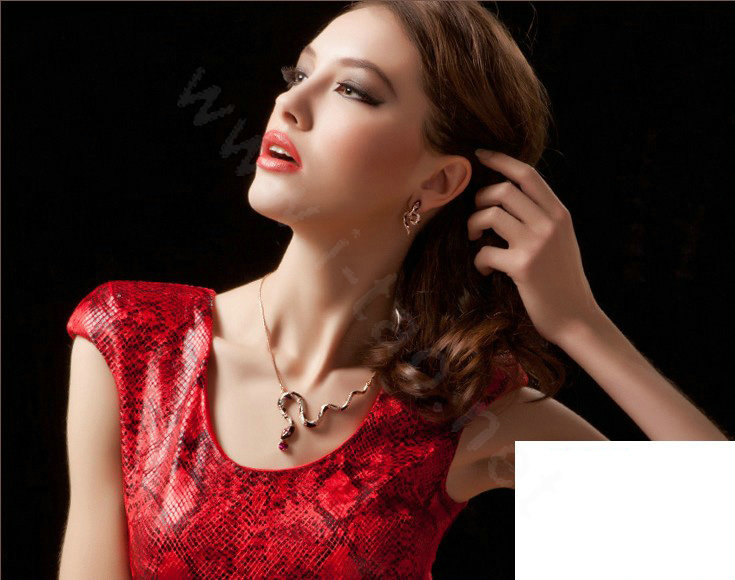 Luxury fashion crystal diamond exaggerating snake stud earrings 18k rose plated - Black