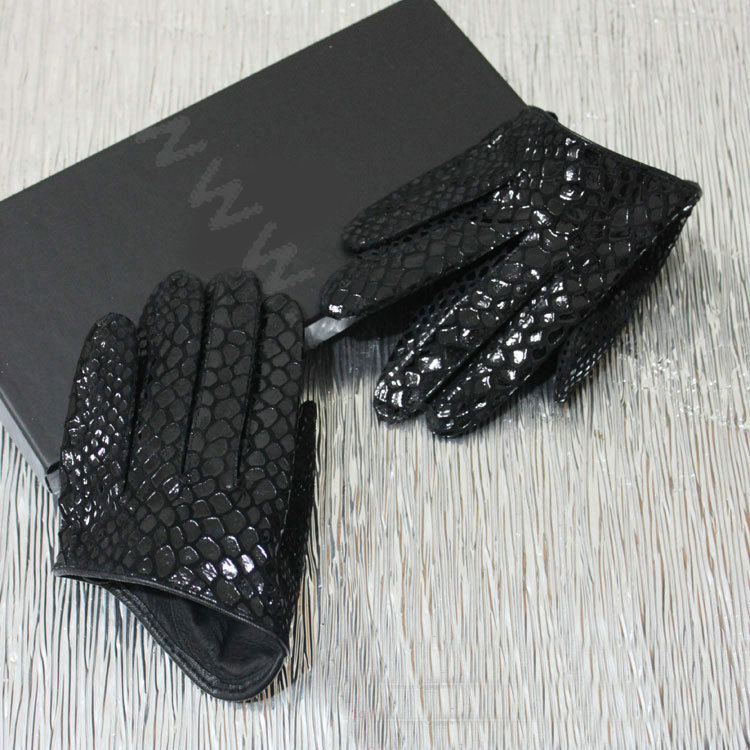 Fashion Women Peacock pattern Genuine Leather Sheepskin Half Palm Short Gloves Size L - Black