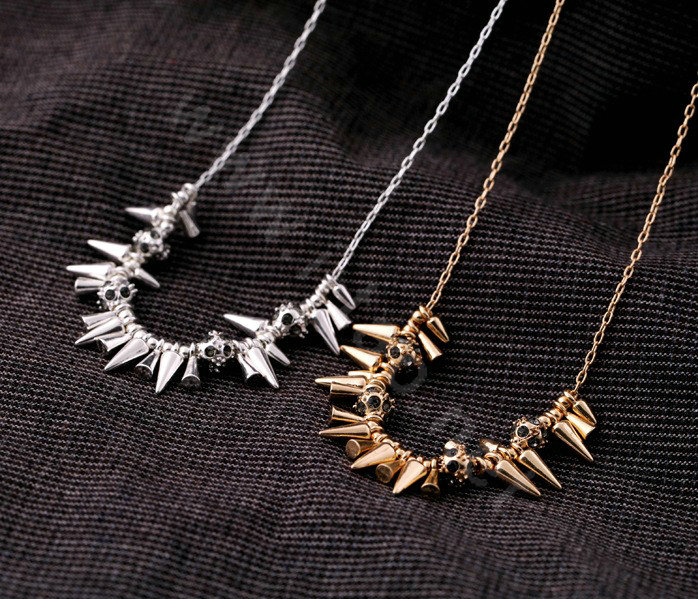 Fashion Unique Punk Rivet Alloy Pendant Choker Bib Statement Necklace Women Jewelry - Gold
