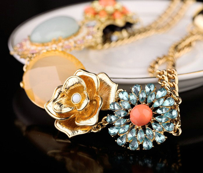Luxury Crystal Blue Gemstone Alloy Flower Pendant Choker Bib Statement Necklace Women Jewelry