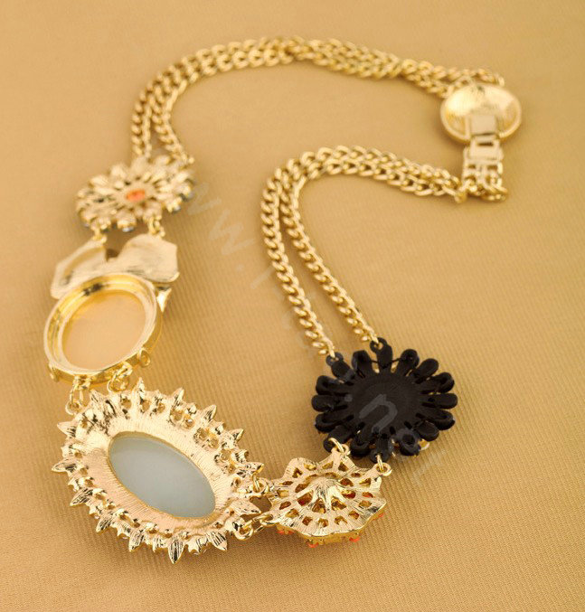 Luxury Crystal Blue Gemstone Alloy Flower Pendant Choker Bib Statement Necklace Women Jewelry