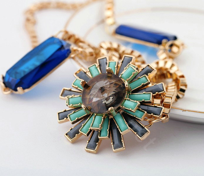 Luxury Crystal Flower Pendant Alloy Choker Bib Statement Necklace Women Jewelry - Blue