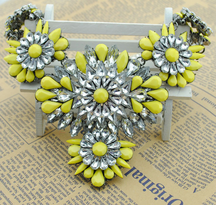Luxury Crystal Flower Wings Pendants Chokers Statement Bib Necklace Women Jewelry - Yellow