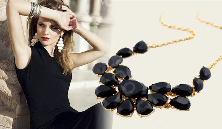 Luxury Crystal Gemstone Flower Pendant Choker Bib Statement Necklace Women Jewelry - Black