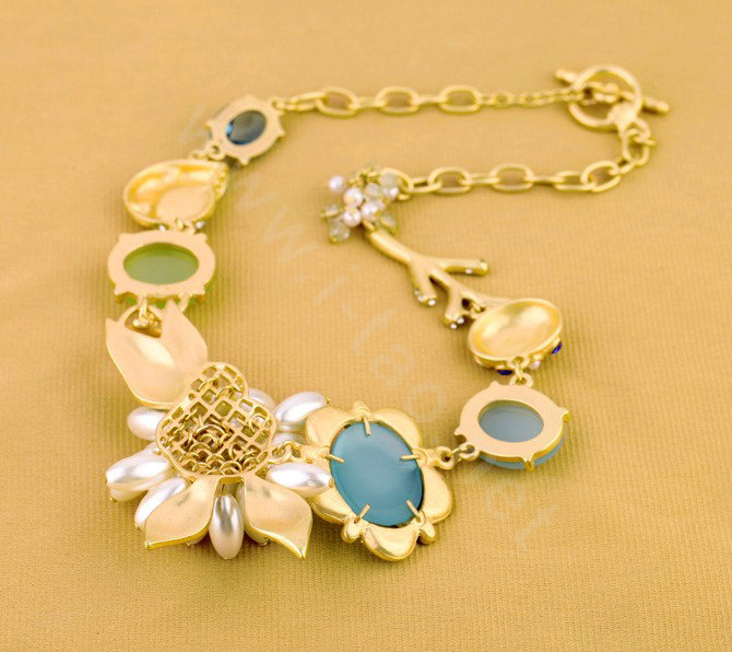 Luxury Crystal Gemstone Pearl Flower Pendant Choker Bib Statement Necklace Women Jewelry