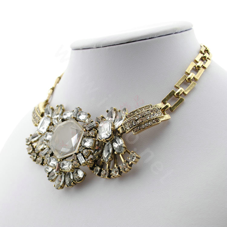 Luxury Crystal Gemstone Pendant Vintage Choker Statement Bib Necklace Women Jewelry - White