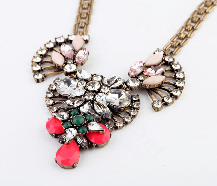 Luxury Crystal Retro Gemstone Flower Pendant Choker Bib Statement Necklace Women Jewelry - Red