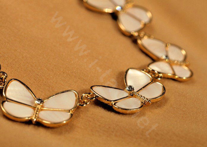 Luxury Crystal Shell Butterfly Pendant Choker Bib Statement Necklace Women Jewelry - White