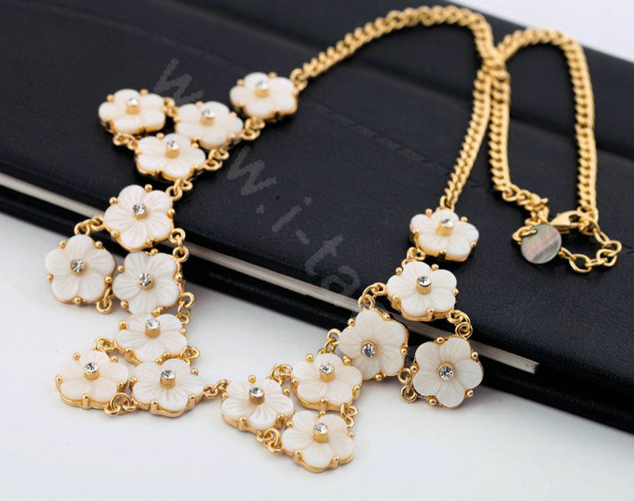Luxury Crystal Shell Flower charm Pendant Choker Statement Necklace Women Jewelry - White