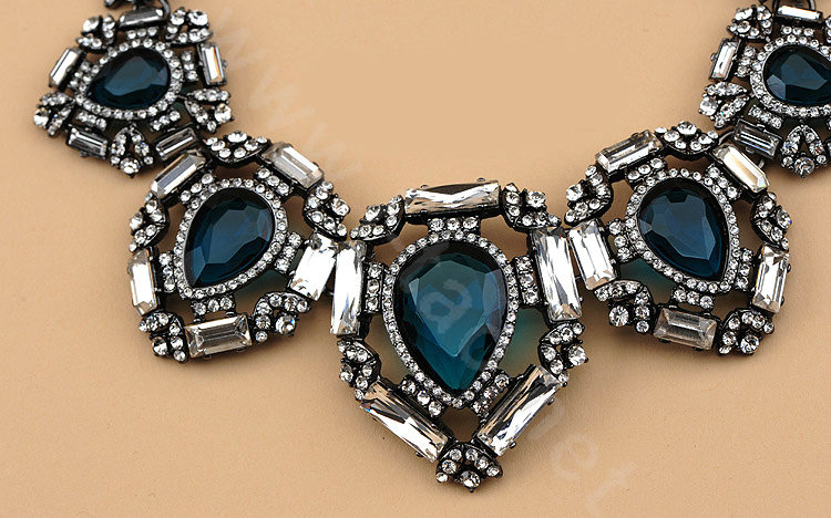 Luxury Elegant Women Choker Crystal Gem Bib Necklace Jewelry - Blue