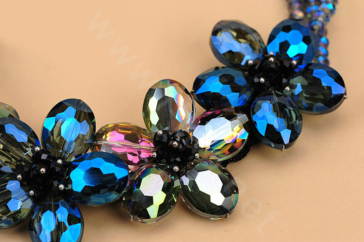 Luxury Exaggeration Women Choker Multilayer Crystal Bead Flower Bib Necklace Jewelry - Blue