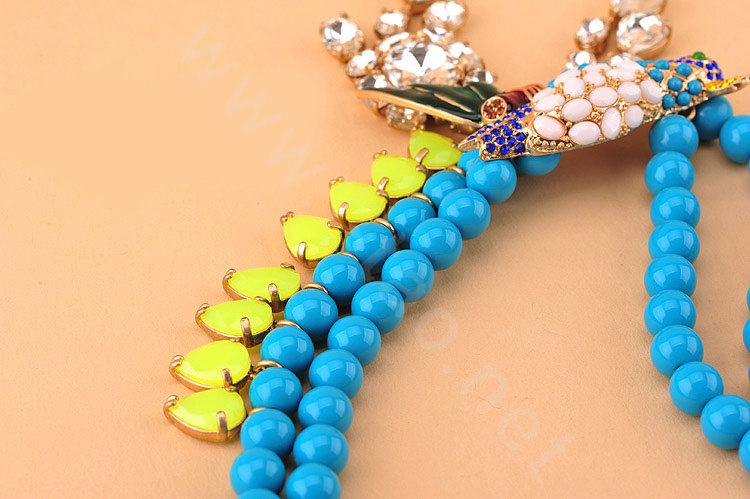 Luxury Exaggeration Women Choker Natural Gem Crystal Parrot Bib Necklace Jewelry - Blue