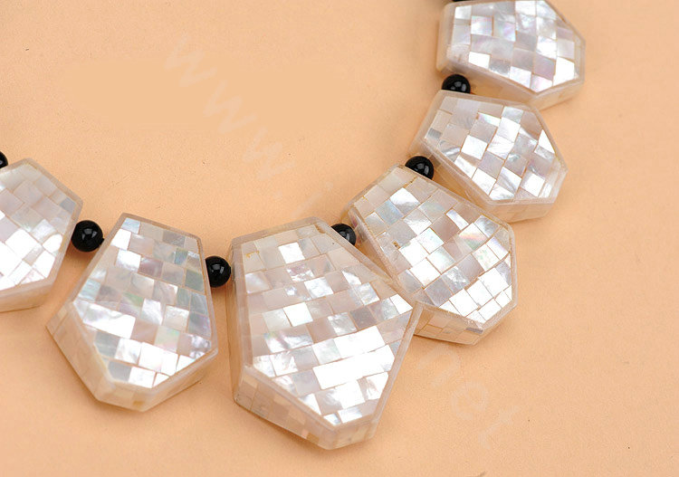 Luxury Fashion Women Exaggeration Choker Bead Natural Shell Bib Necklace Jewelry - White
