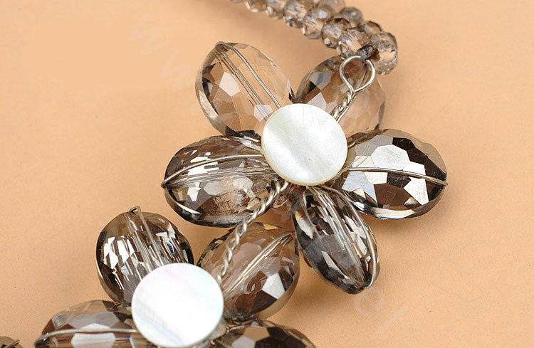 Luxury Fashion Women Exaggeration Choker Crystal Bead Flower Bib Necklace Jewelry - Gray