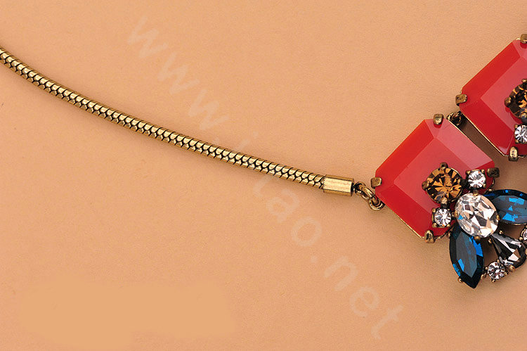 Luxury Fashion Women Exaggeration Choker Crystal Flower Retro Bib Necklace Jewelry - Red