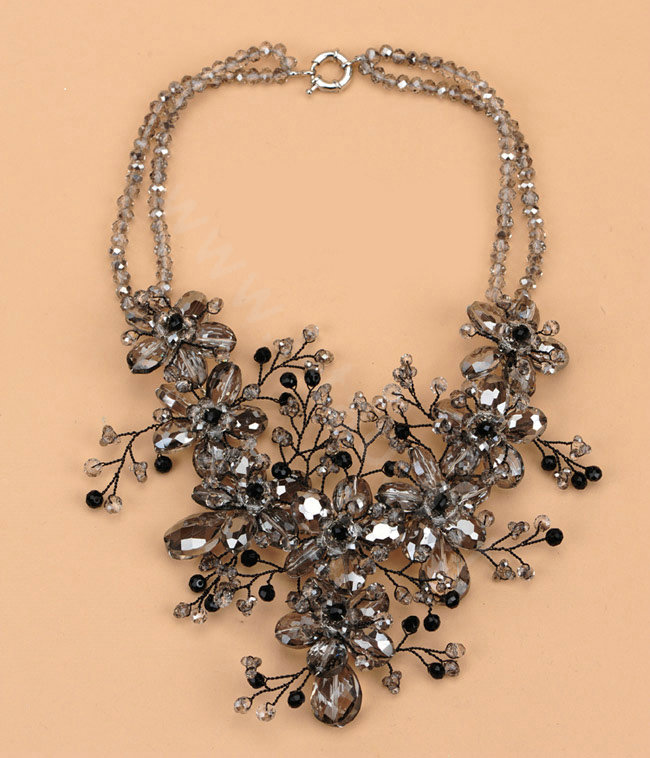 Luxury Fashion Women Exaggeration Choker Flower Crystal Bead Bib Necklace Jewelry - Gray