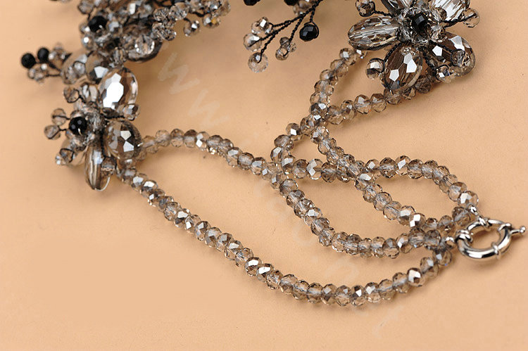 Luxury Fashion Women Exaggeration Choker Flower Crystal Bead Bib Necklace Jewelry - Gray