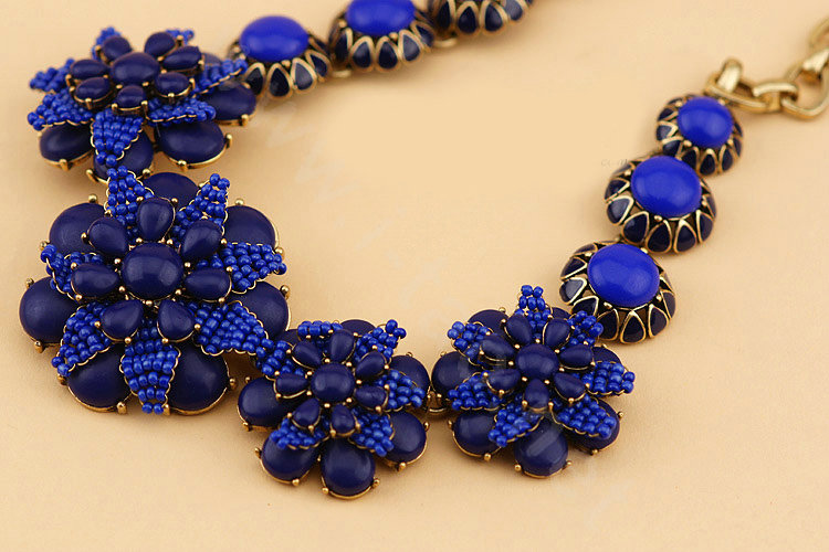 Luxury Fashion Women Exaggeration Choker Flower Gem Bib Necklace Jewelry - Blue
