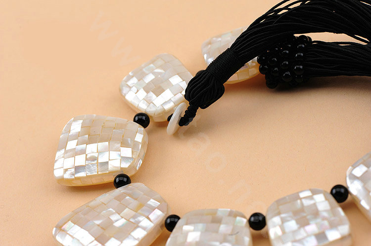 Luxury Fashion Women Exaggeration Choker Natural Shell Bib Necklace Jewelry - White