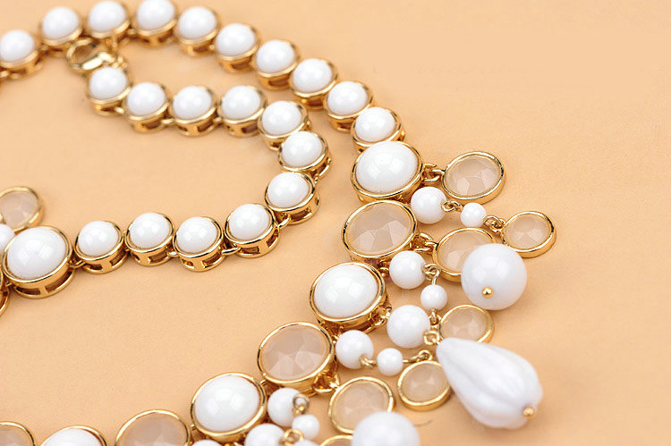 Luxury Fashion Women Exaggeration Choker Vienna Gems Bib Necklace Jewelry - White