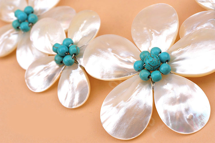 Luxury Fashion Women Handwoven Choker Turquoise Natural shell Flower Bib Necklace Jewelry - White