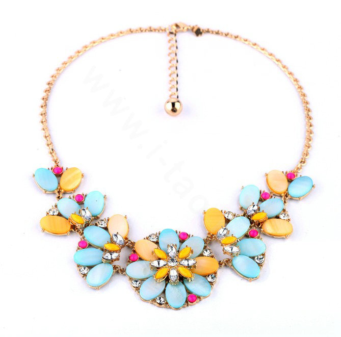 Luxury Multicolor Crystal Shell Flower Pendant Choker Bib Statement Necklace Women Jewelry