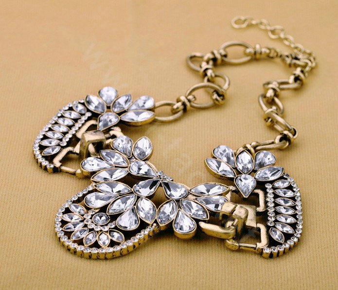 Luxury Retro Alloy Flower Green Crystal Pendant Choker Bib Statement Necklace Women Jewelry