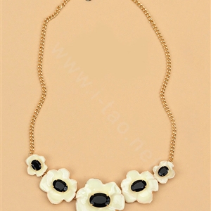 Luxury Simple Women Choker Gems Flower Bib Necklace Jewelry Gold plated - White