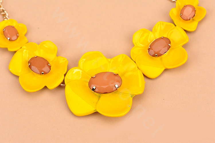 Luxury Simple Women Choker Gems Flower Bib Necklace Jewelry Gold plated - Yellow