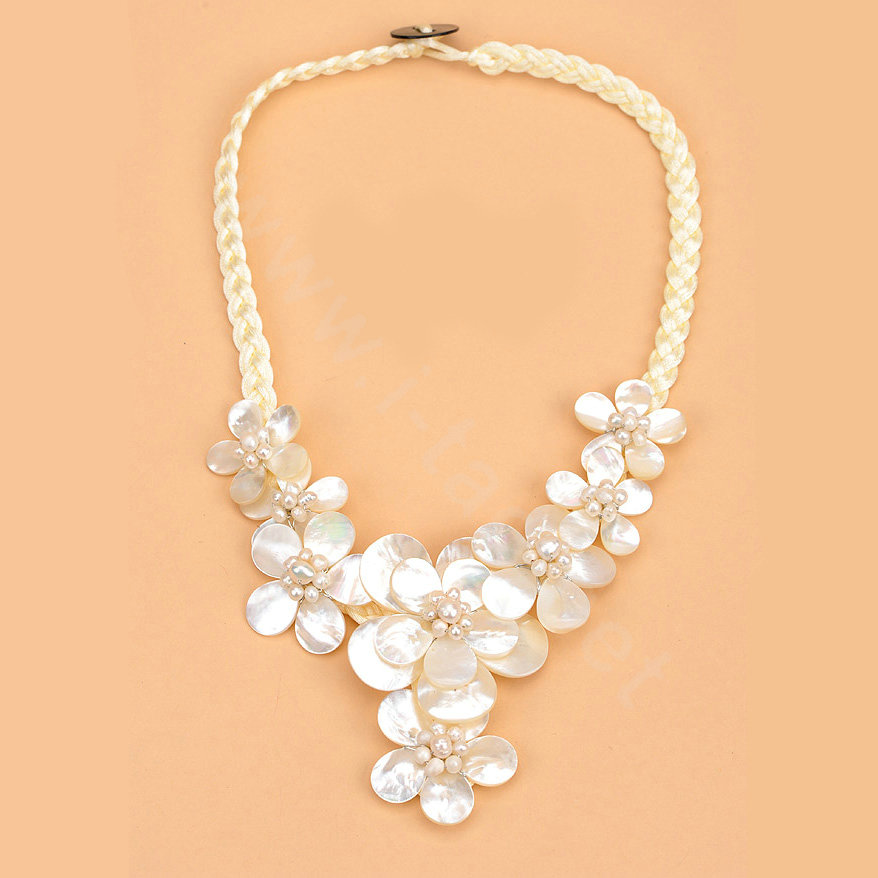 Luxury Women Exaggeration Choker Handwoven Natural Shell Pearl Flower Bib Necklace Jewelry - White