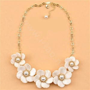Luxury Women Exaggeration Choker Natural Shell Pearl Flower Bib Necklace Jewelry - White