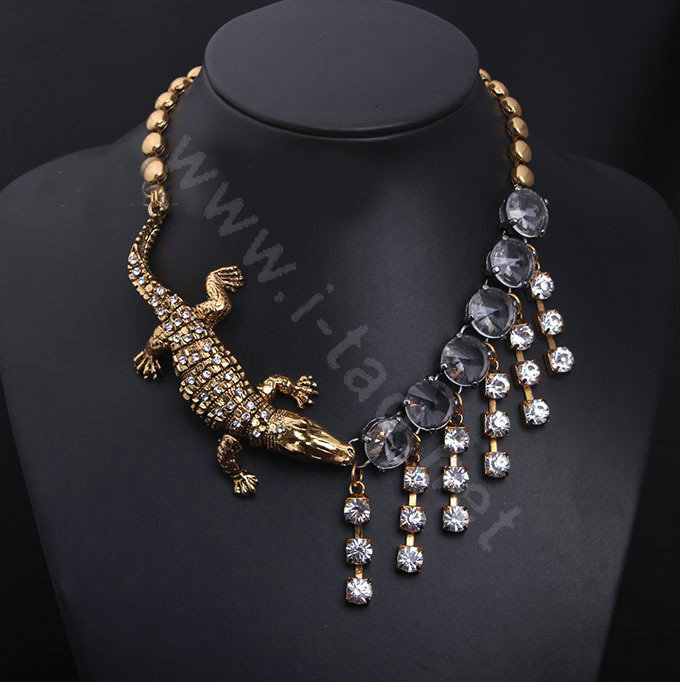 Retro Exaggeration Women Choker Crocodile Crystal Tassel Alloy GP Bib Necklace Jewelry