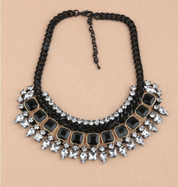 Retro Exaggeration Women Choker Crystal Gem Gold Plated Bib Necklace Jewelry - Black