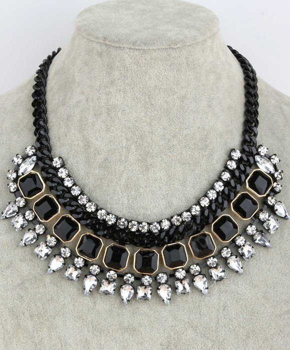 Retro Exaggeration Women Choker Crystal Gem Gold Plated Bib Necklace Jewelry - Black