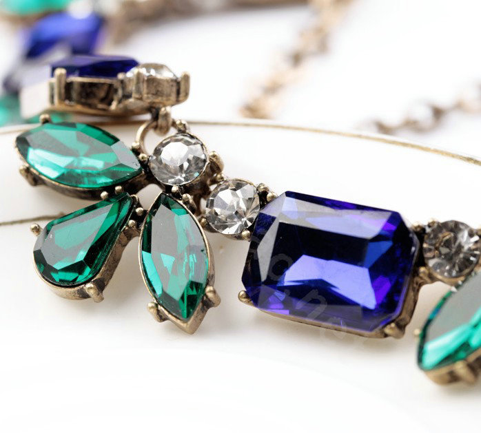 Retro Luxury Crystal Blue Gemstone Flower Pendant Choker Bib Statement Necklace Women Jewelry