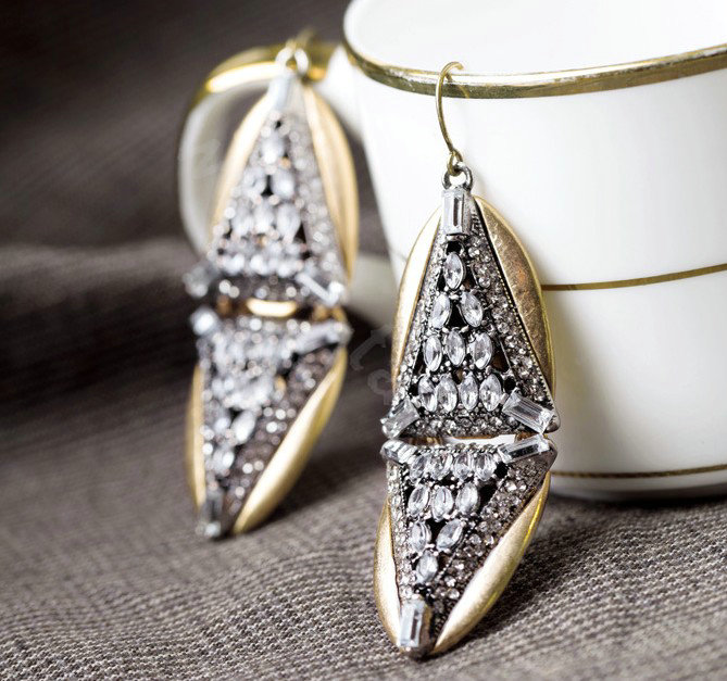 Retro White Crystal Geometric Dangle Earrings Gold Plated Women Fashion Jewelry