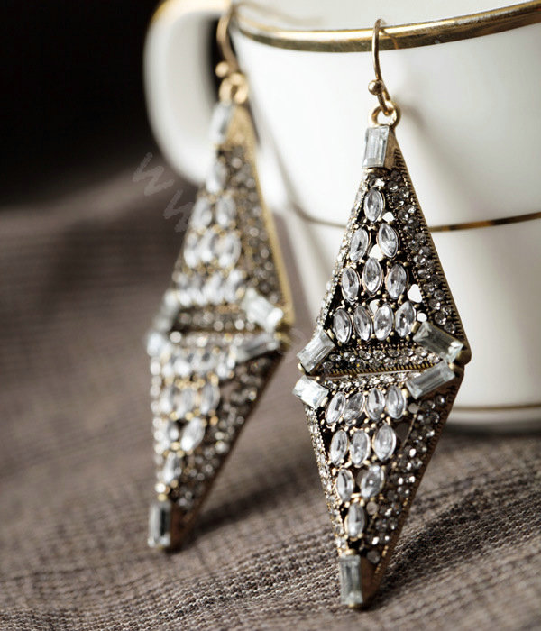 Retro White Crystal Rhombic Dangle Earrings Gold Plated Women Fashion Jewelry