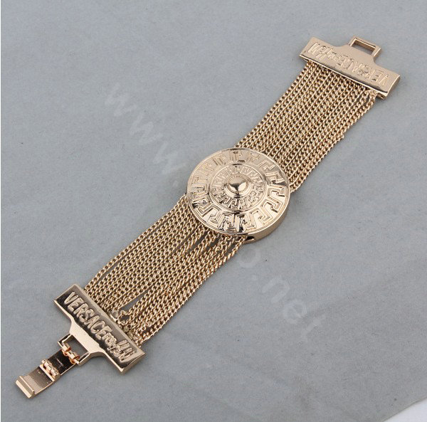Women Retro Exaggeration Round badge Gold Plated Bracelet Jewelry - Gold