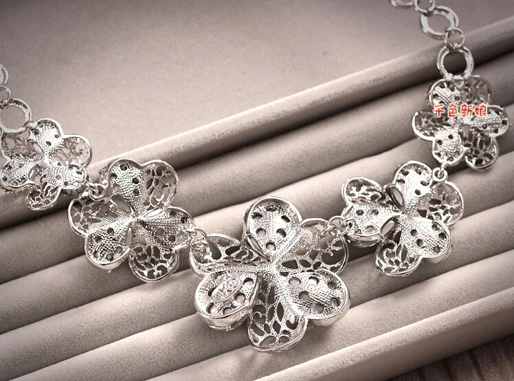 Classic Wedding Bridal Jewelry Elegant Hollow Flower Crystal Rhinestone Necklace Earrings Sets