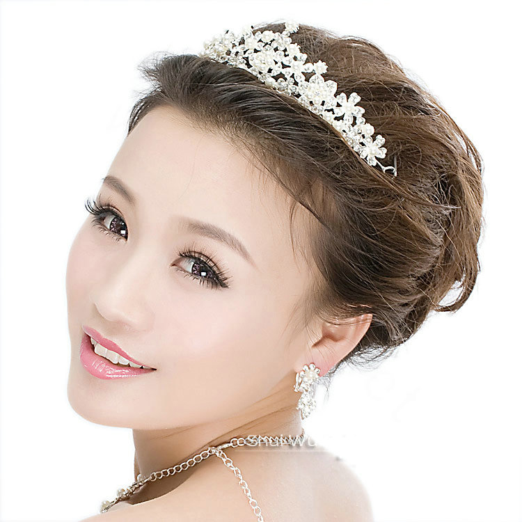 Classic Wedding Jewelry Flower Crystal Pearl Tiaras Bridal Rhinestone Crown Hair Accessories