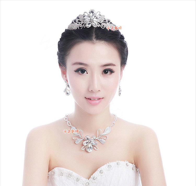 Classic Wedding Jewelry Set for Bridal Crystal Flowers Tiara & Earrings & Diamond Necklace Sets