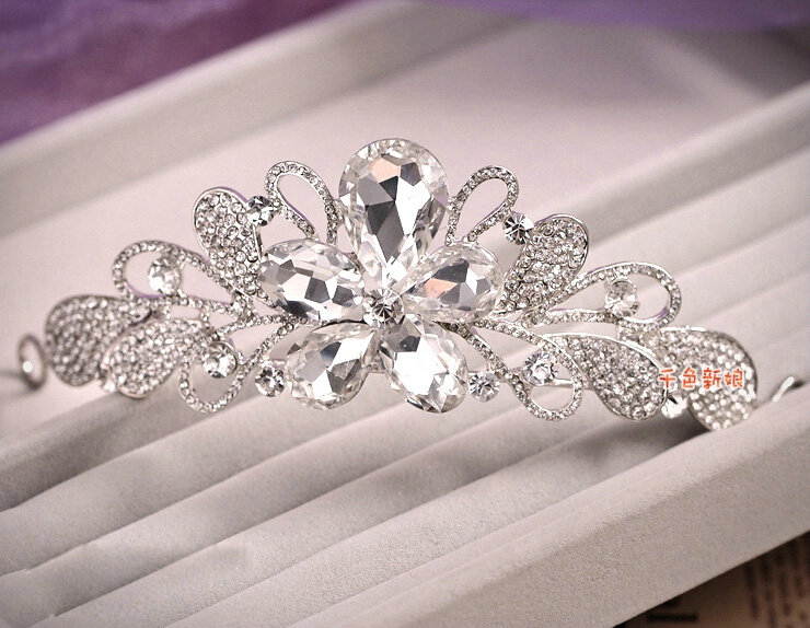 Classic Wedding Jewelry Set for Bridal Crystal Flowers Tiara & Earrings & Diamond Necklace Sets