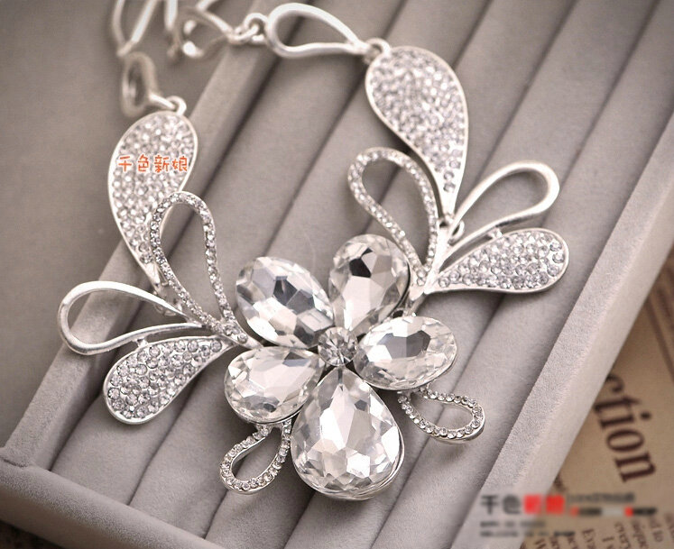 Classic Wedding Jewelry Set for Bridal Crystal Flowers Tiara & Earrings & Diamond Necklace Sets